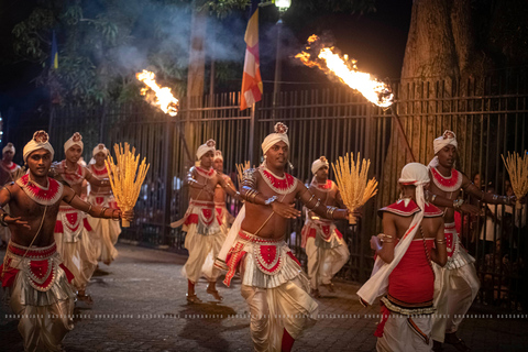 Kandy: Traditional Kandyan Dance Show & Cultural Evening