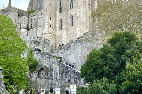 巴黎：圣米歇尔山和圣马洛 2 日游