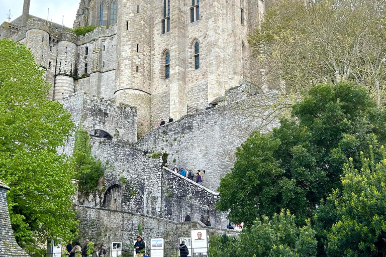 巴黎：圣米歇尔山和圣马洛 2 日游