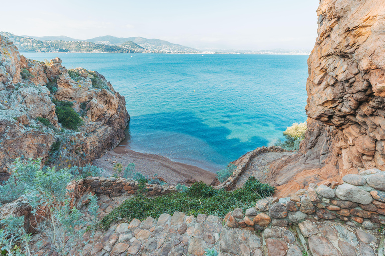 From Cannes: The most beautiful places to visit between city and nature The most beautiful places: Cannes, Théoule-sur-Mer, Esterel, Mougins