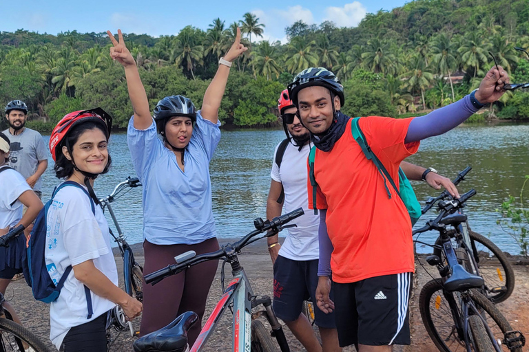 Goa: Visita guiada de E-Bike à Ilha de Chorao com pequeno-almoço incluído