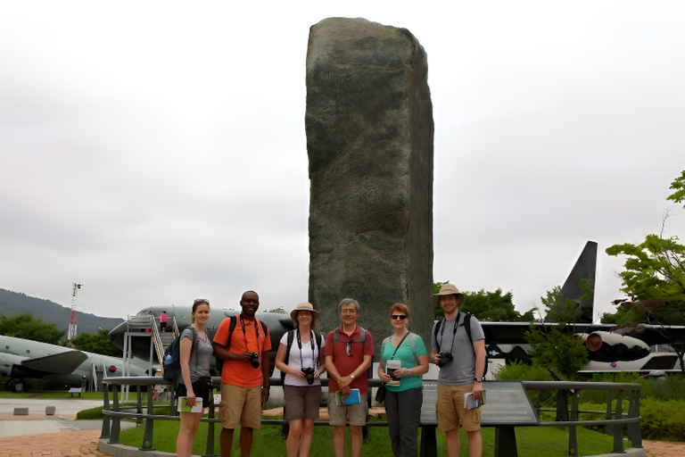 Seoul: National Museum & War Memorial Korea Small Group Tour English Guide