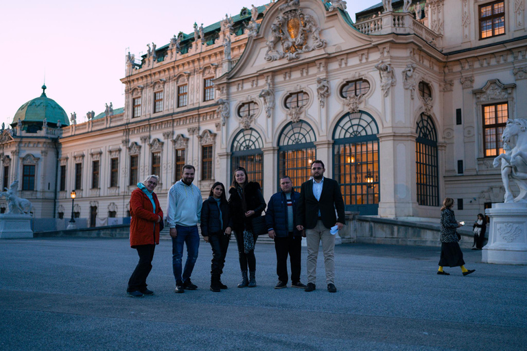 Vienna: Romanian Heritage and Christmas Markets Guided Tour