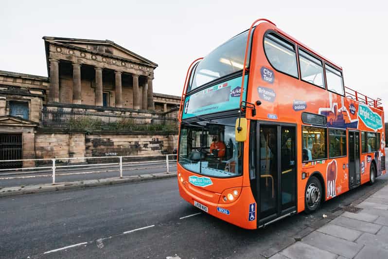 Edimburgo tour en autobús turístico o Britannia GetYourGuide