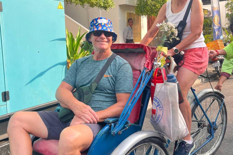 Half-Day Phnom Penh Cyclo Experience