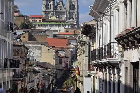 Quito: Privétour Teleferico, oude stad en Intiñan Museum