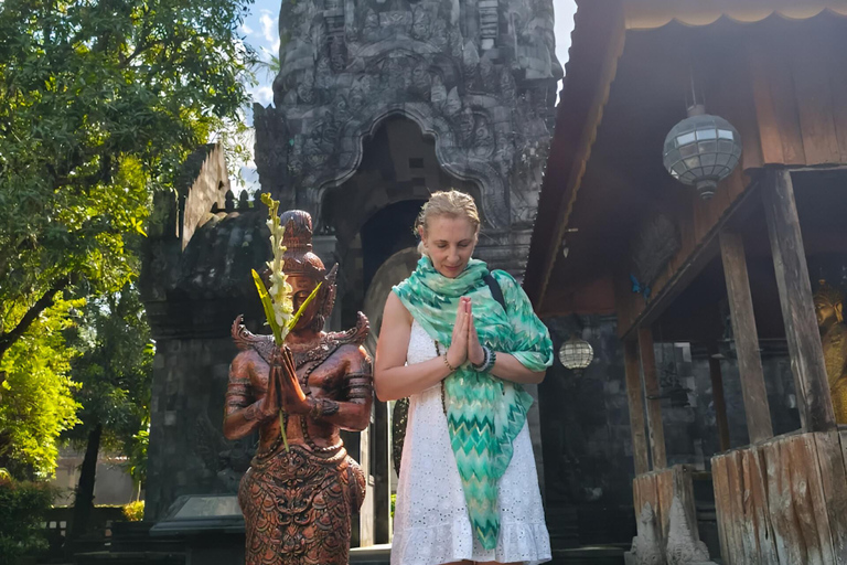 Yogyakarta: Hiking Nature Waterfall & Temples Tour Yogyakarta: Siluwok Waterfall & Temples Tour