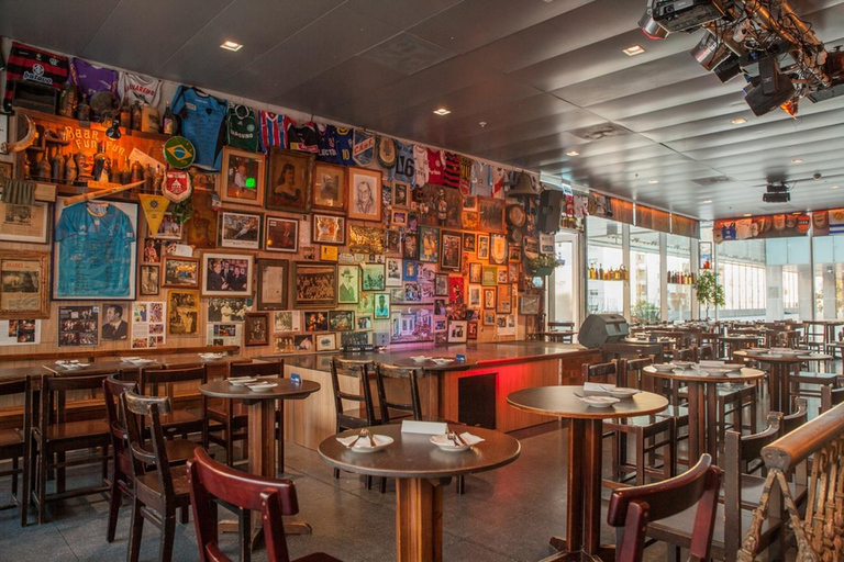 Montevideo: Tango class at the historic Baar Fun Fun, since 1895