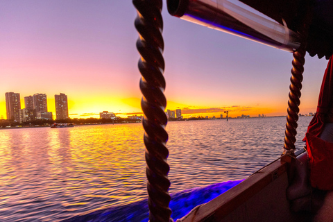 Gold Coast: Private Gondola Cruise for up to 5 people 1 hour Uncatered cruise + Soft drinks