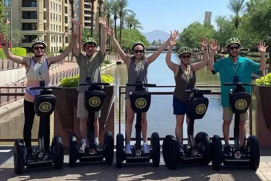 Scottsdale: Ultimative Erkundung der Altstadt auf einem Segway. Foto: GetYourGuide Scottsdale: Ultimative Erkundung der Altstadt auf einem Segway. Foto: GetYourGuide