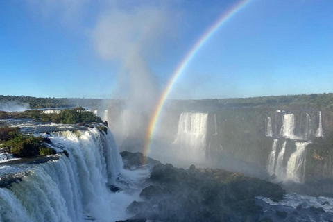 Transporte privado a las cataratas brasileñas y tour en barco con ticket de entrada