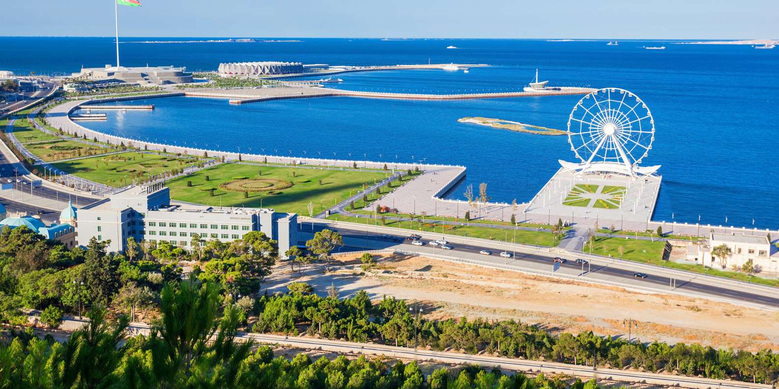 Tur Kota Baku: Perpaduan Sejarah dan Modernitas | GetYourGuide