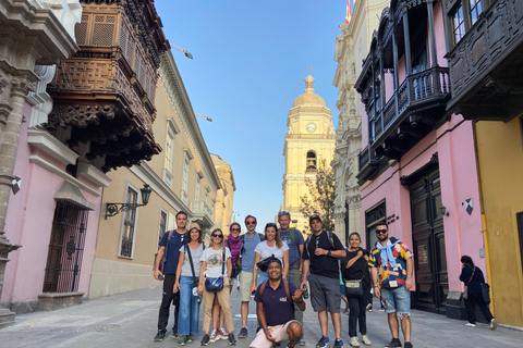 Stadsrondleiding en Catacomben in Lima - Alles InbegrepenPremium ervaring