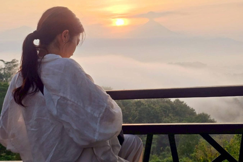 Yogyakarta: Borobudur Temple & Setumbu Hill Sunrise Tour