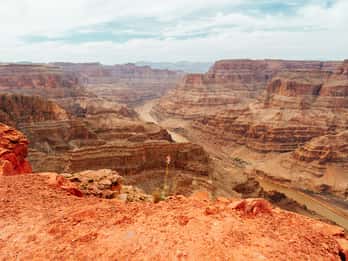 Ab Las Vegas: Grand Canyon West Rim mit Skywalk-Option Ab Las Vegas: Grand Canyon West Rim mit Skywalk-Option