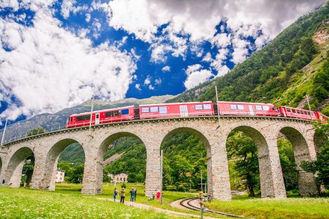 Z Mediolanu: rejs po jeziorze Como, czerwony pociąg do St. Moritz i Bernina