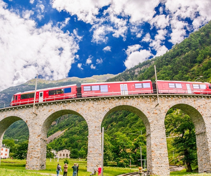De Milão: cruzeiro pelo Lago Como, St. Moritz e trem vermelho Bernina