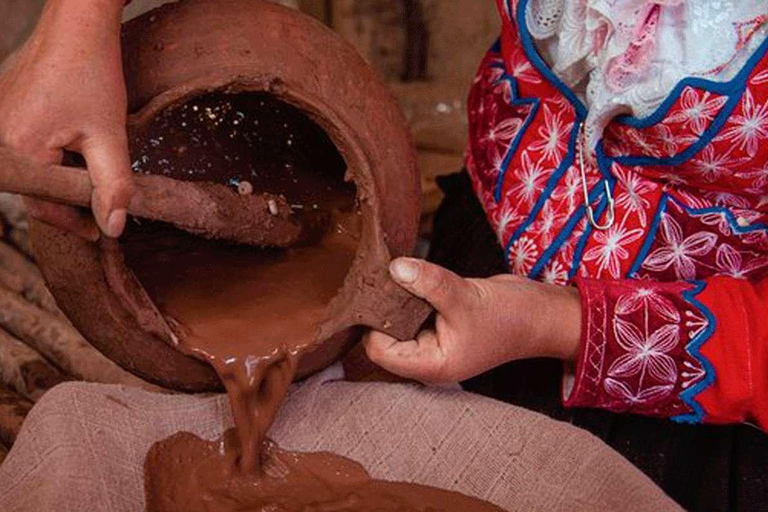 From Cusco: Full-Day Artisan Creativity Tour