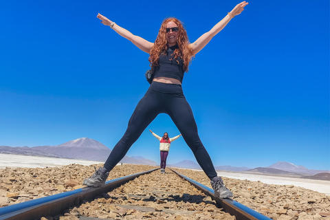 3-Day Uyuni Expedition to San Pedro de Atacama Tour with Spanish-speaking driver