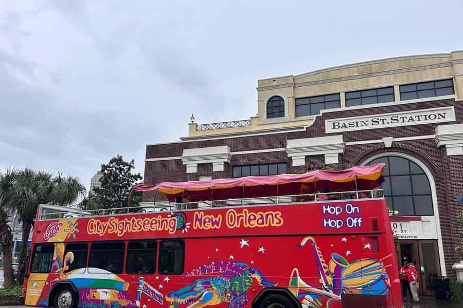 Stadtrundfahrt New Orleans HOHO Bustour & buchbare Extras. Foto: GetYourGuide Stadtrundfahrt New Orleans HOHO Bustour & buchbare Extras. Foto: GetYourGuide