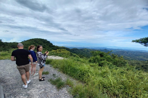 Monteverde: Cloud Forest Guided Tour with Hotel Pickup