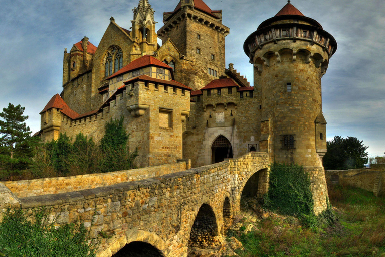 Bratislava/Vienna: Liechtenstein, Seegrotte, Melk, Wachau Small Open group