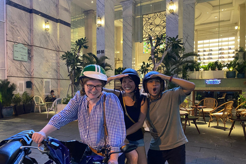 Cidade de Ho Chi Minh: Passeio gastronômico de scooter com onze degustaçõesExcursão para grupos pequenos com transfer do hotel