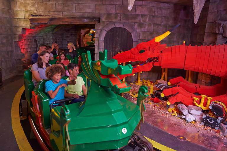 Da Londra: Ingresso al resort LEGOLAND® Windsor e trasferimento in autobus