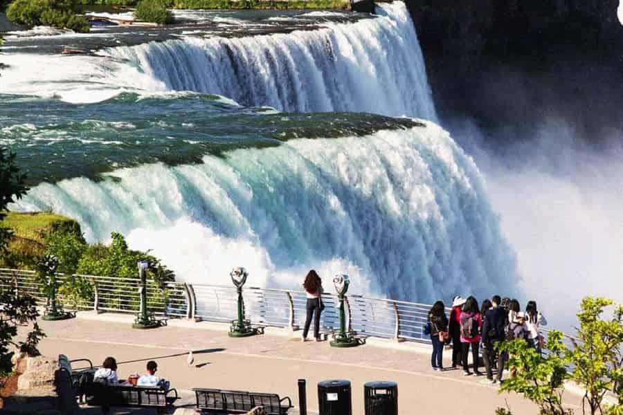 Transfer von New York zu den Niagarafällen mit malerischen Zwischenstopps. Foto: GetYourGuide Transfer von New York zu den Niagarafällen mit malerischen Zwischenstopps. Foto: GetYourGuide