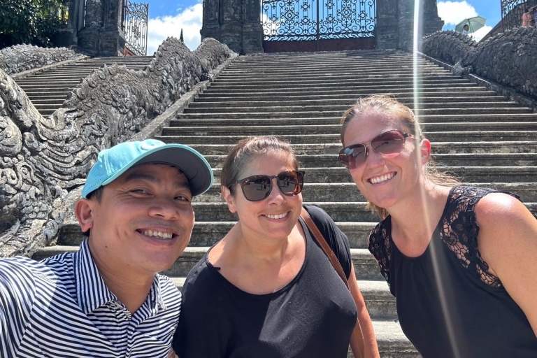 Turismo en Hue Tumbas Reales , Ciudadela con Conductor PrivadoVisita a las Tumbas Reales y Pagodas de Hue con Conductor Privado