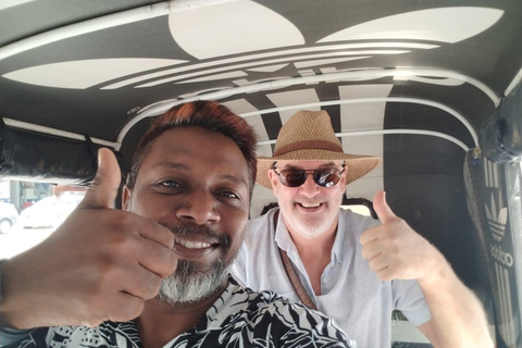 Colombo: City Highlights Tuk-Tuk Tour with Entry Tickets