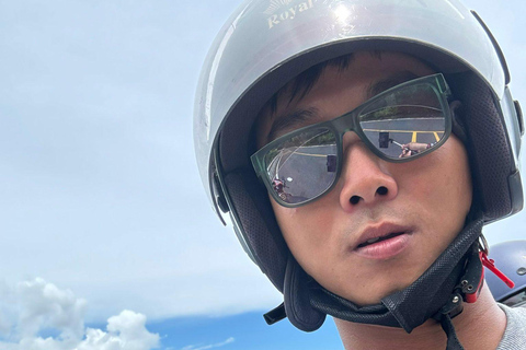 Tour panoramico della città di Đà Nẵng in privato con guida femminileTour privato in auto