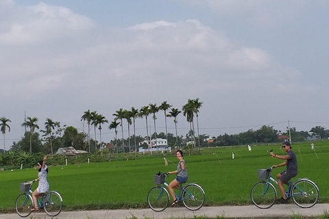 Wycieczka rowerowa po okolicy, łódź z koszem i lekcja gotowaniaZ Hoi An