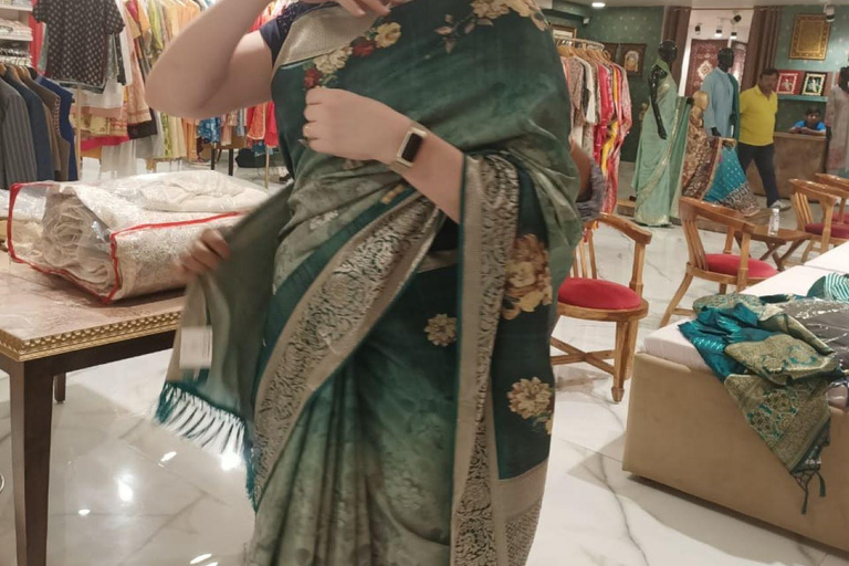 Wedding Wear & Bollywood Glam Shopping Tour (Women-Led Tour) Wedding Wear & Bollywood Glam Shopping Tour (Half-Day Tour)