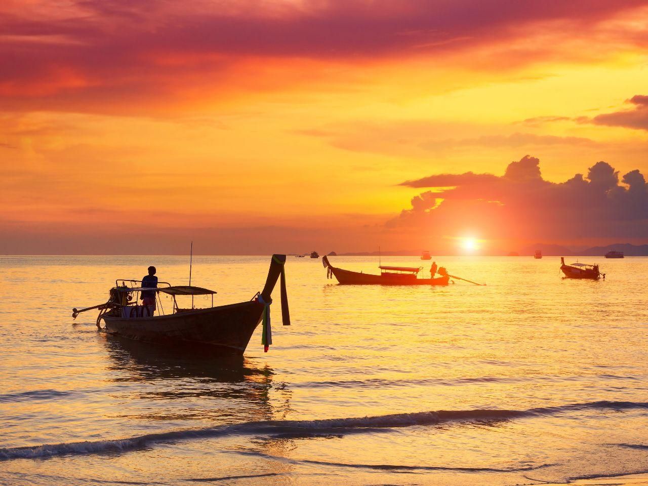 Phuket: Geführte Sonnenuntergangstour mit Abendessen auf dem Fischmarkt