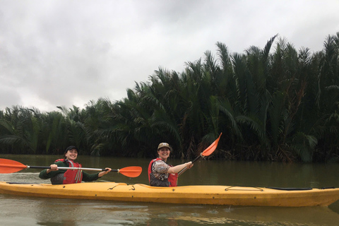 Hoi An: Old Town to Mangrove Forest Kayak Tour
