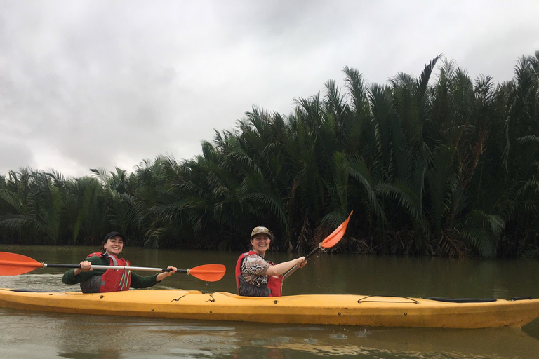 Hoi An: Old Town to Mangrove Forest Kayak Tour