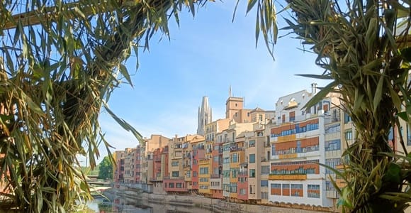 From Barcelona: Private Girona, Peratallada & Coast Tour
