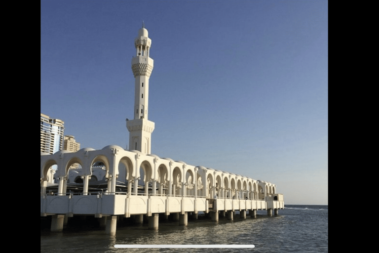 Jeddah: City Highlights Tour with Local Guide private tour