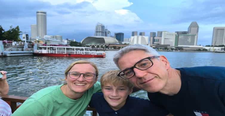 Singapore River Cruise and 2 Must-see Water Light Shows photo 7