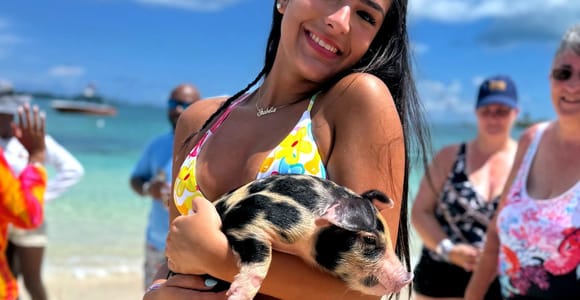 Nassau: Swimming Pigs and Snorkel Tour w/ Lunch & Beach Club
