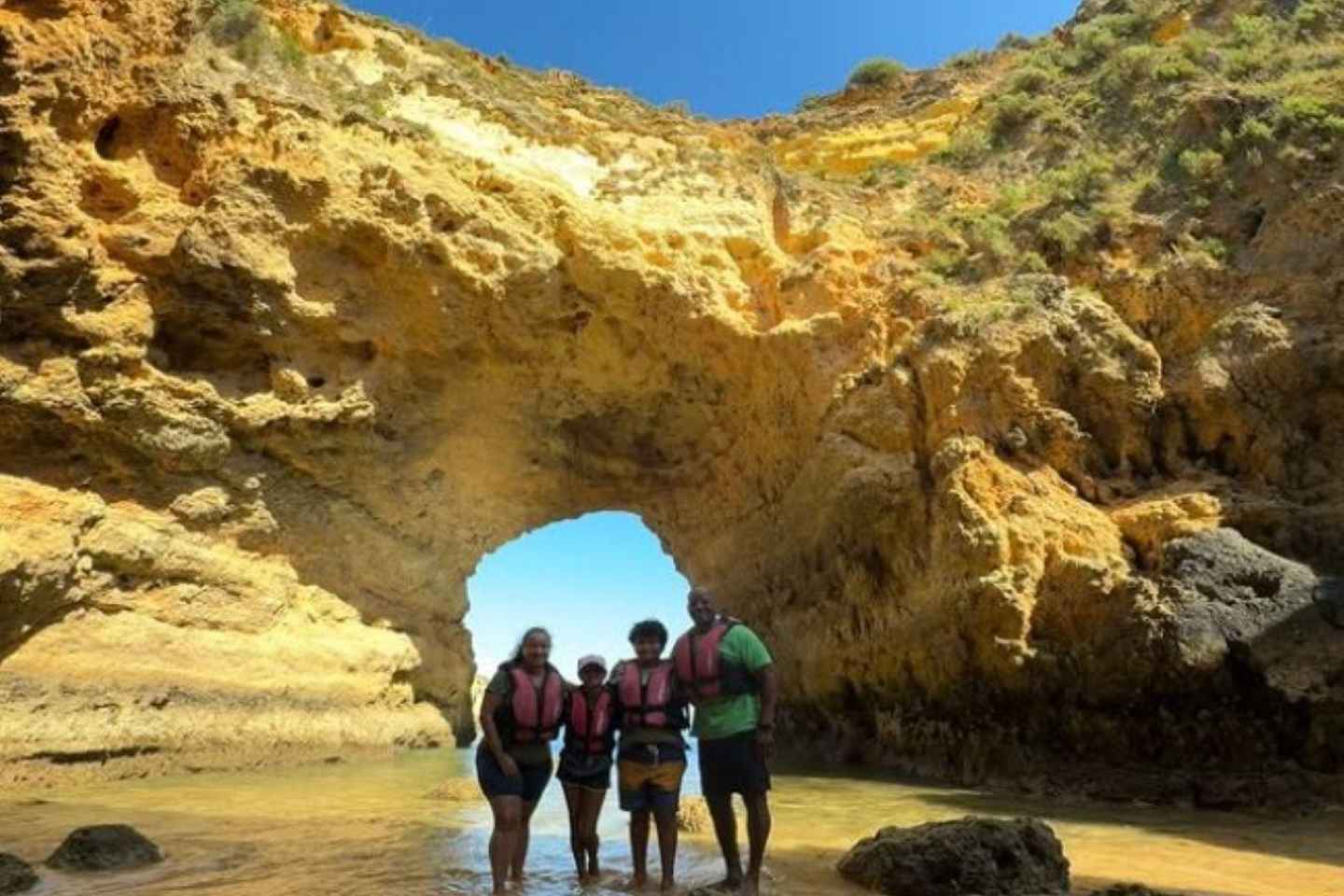 Alvor: Tour in Barca e Kayak tra le Grotte