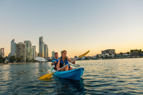 Costa Dorada: Excursión en kayak al atardecer a la Isla Macintosh