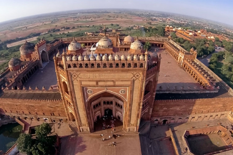 Von Delhi aus: Berühmte Orte Taj Mahal & Fatehpur Sikri TourTour nur mit komfortablem klimatisiertem Auto und lokalem Guide