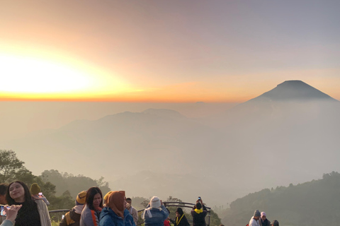 Yogyakarta : Private car rental to Explore the tour