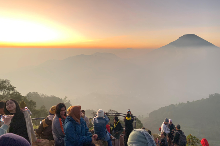 Yogyakarta : Private car rental to Explore the tour