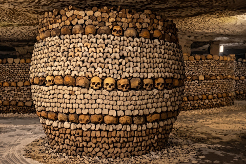 Paris Combo: Catacombs Expert Guided Tour with Seine Cruise