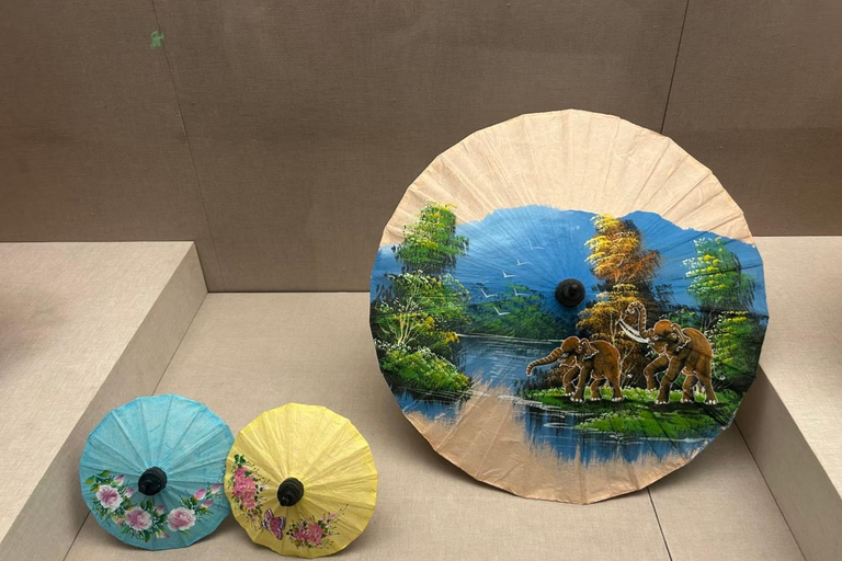 Hangzhou: Rain, Poetry & the Art of the Chinese Umbrella Guide for normal languages