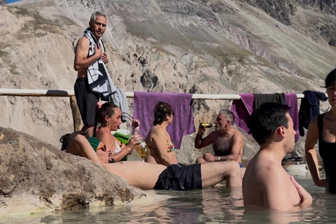 Santiago: Cajón del Maipo and Termas Colinas with Premium Picnic