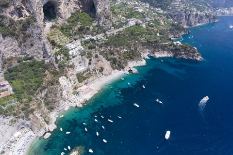 Excursión en barco privado de día completo: Positano y la costa de AmalfiExcursión de día completo a Positano y la costa de Amalfi en lancha rápida